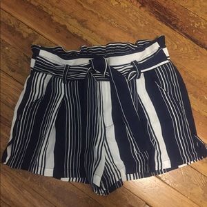 Juniors size 3 flowy shorts